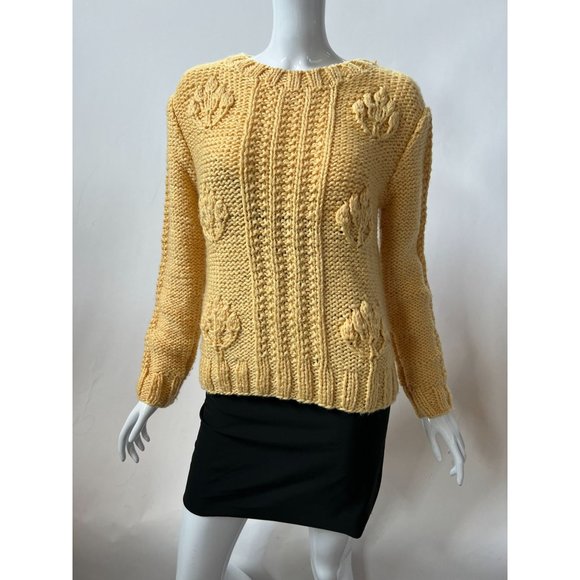 Yellow Large Stitch Knit Vintage Sweater size Medium - Picture 1 of 15